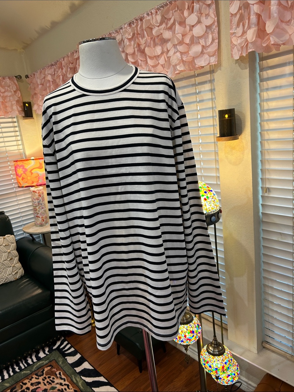 Men's Navy& White Striped Long-Sleeve Crewneck Tee  Brand. Vince